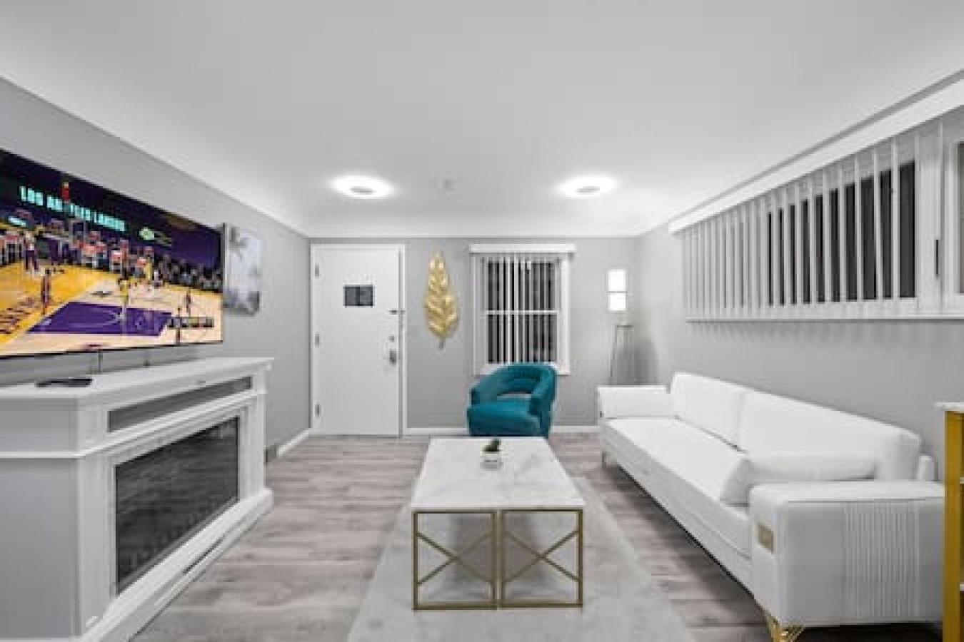 Urban Elegance Retreat In Downtown Rochester Εξωτερικό φωτογραφία